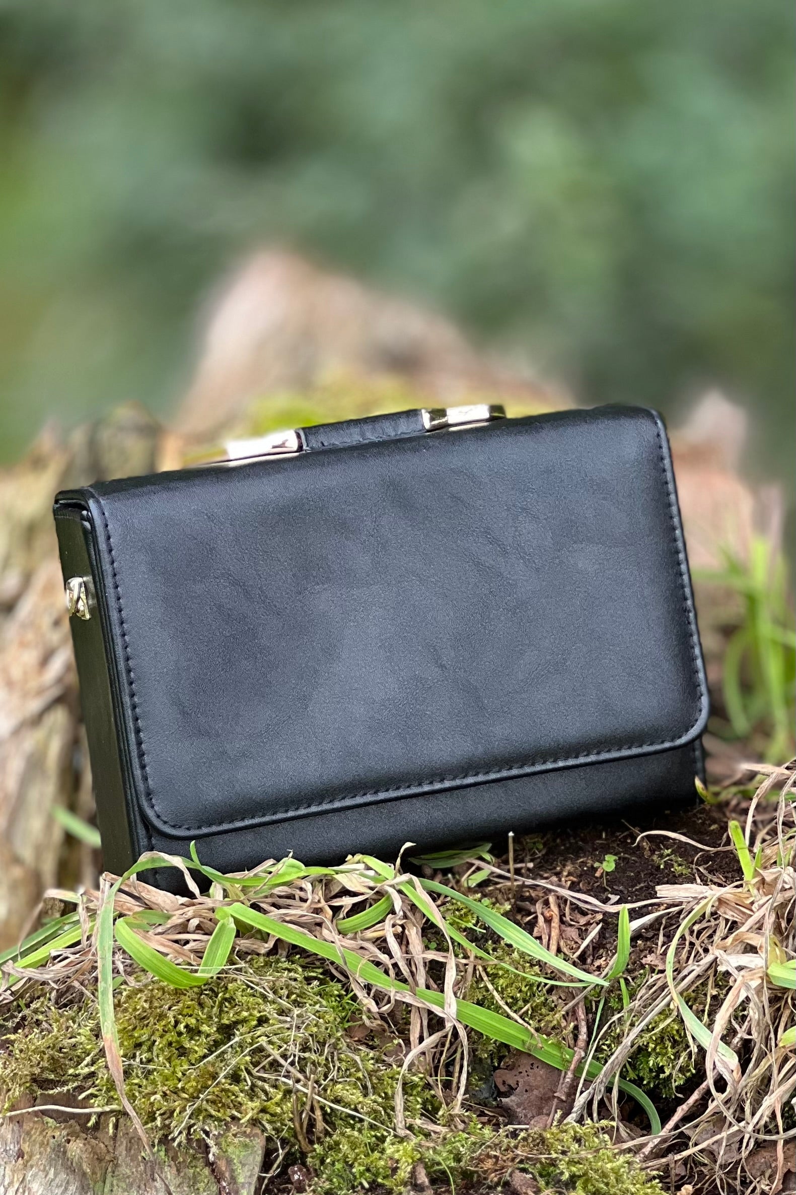 Quirky Clutch - Black