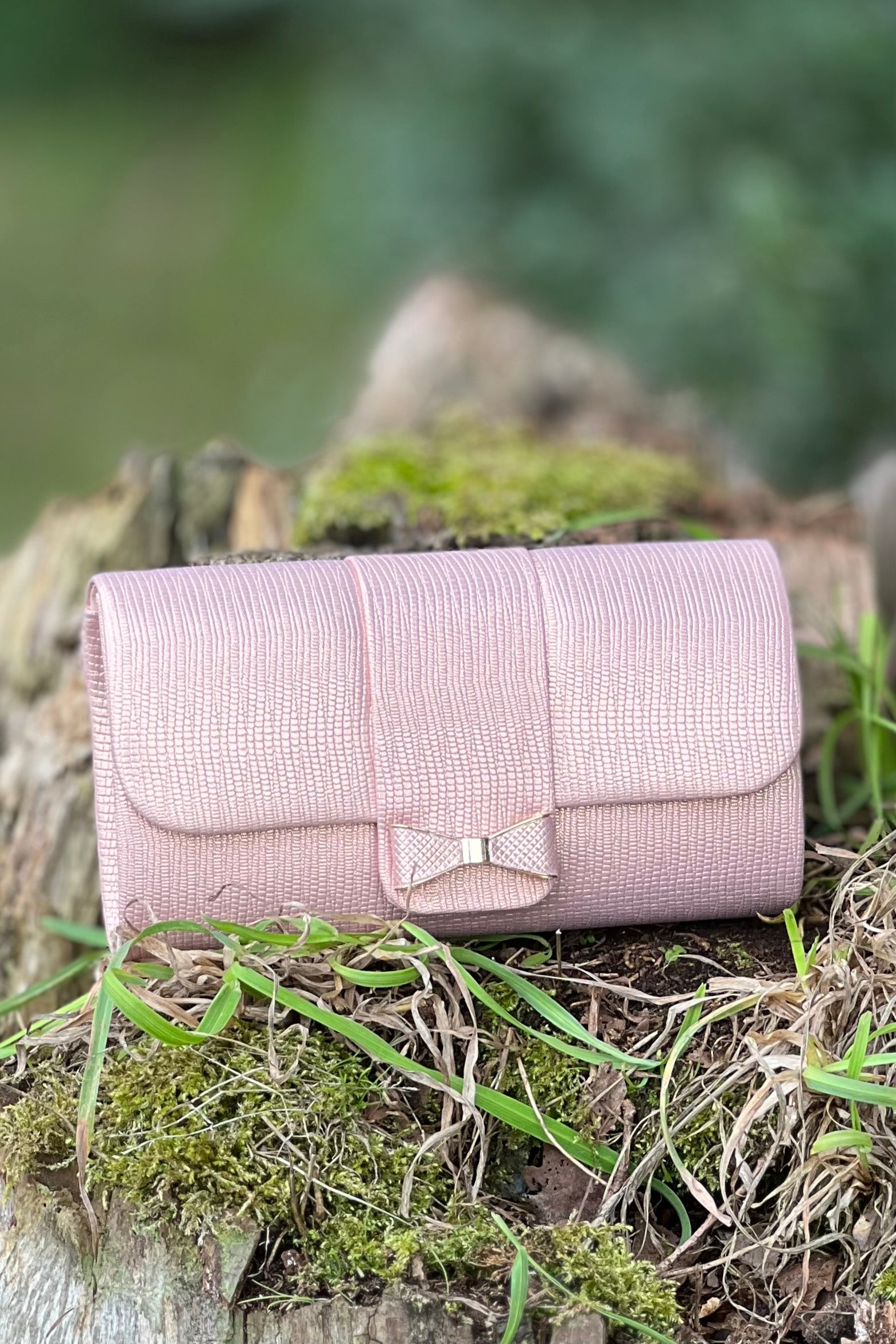 Bow Clutch - Pink