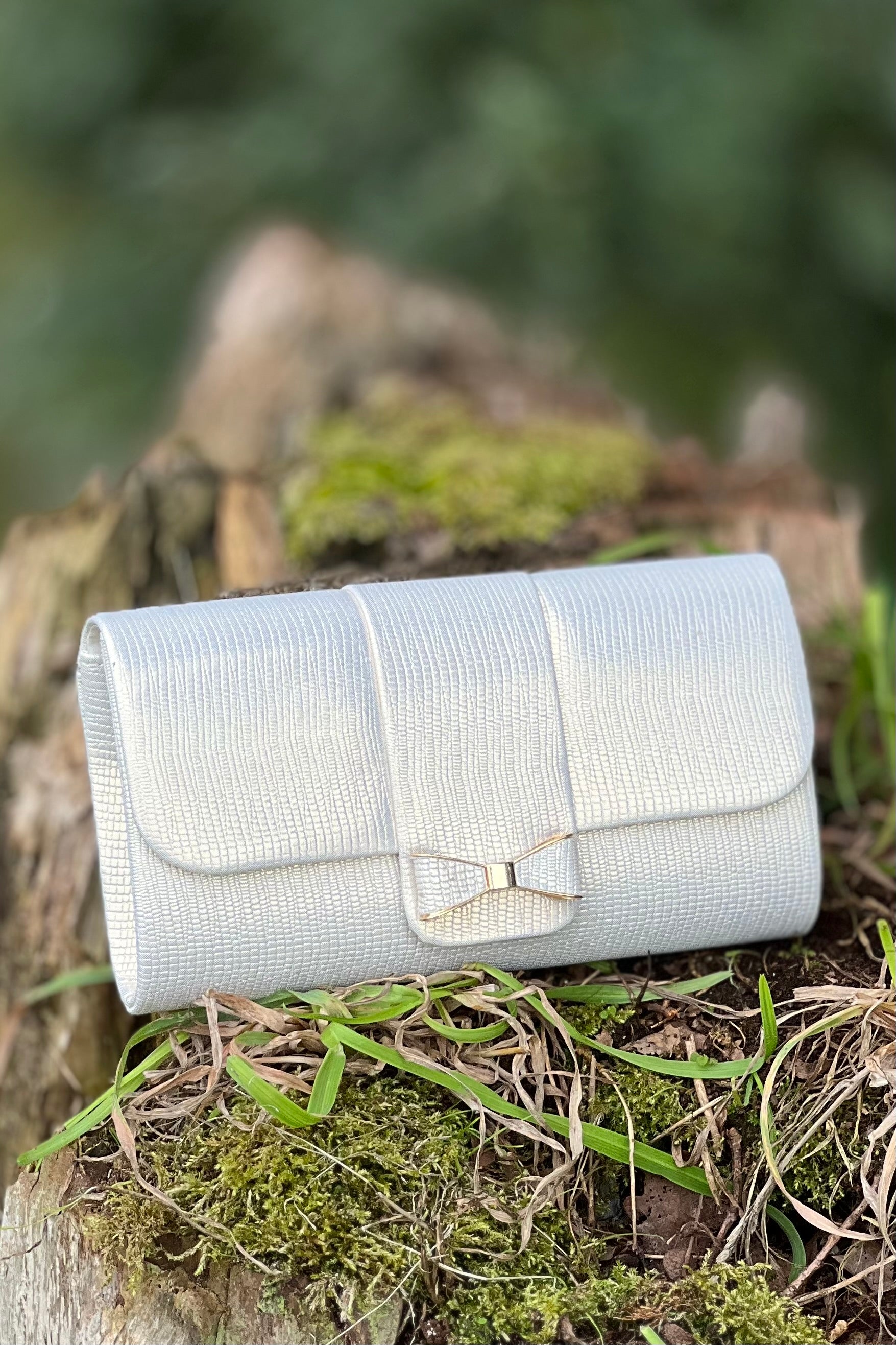 Bow Clutch - Ivory