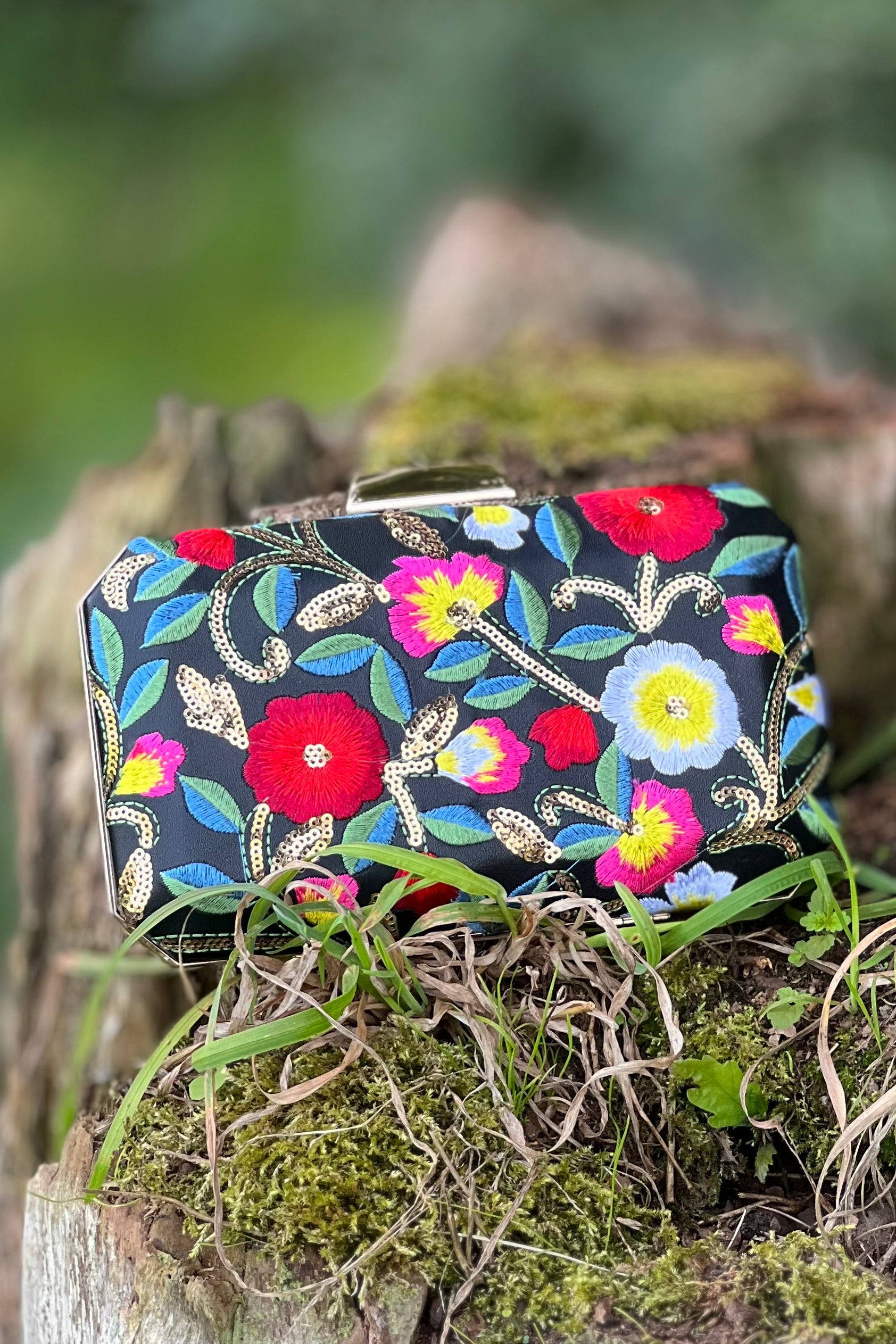 Bouquet Clutch - Black