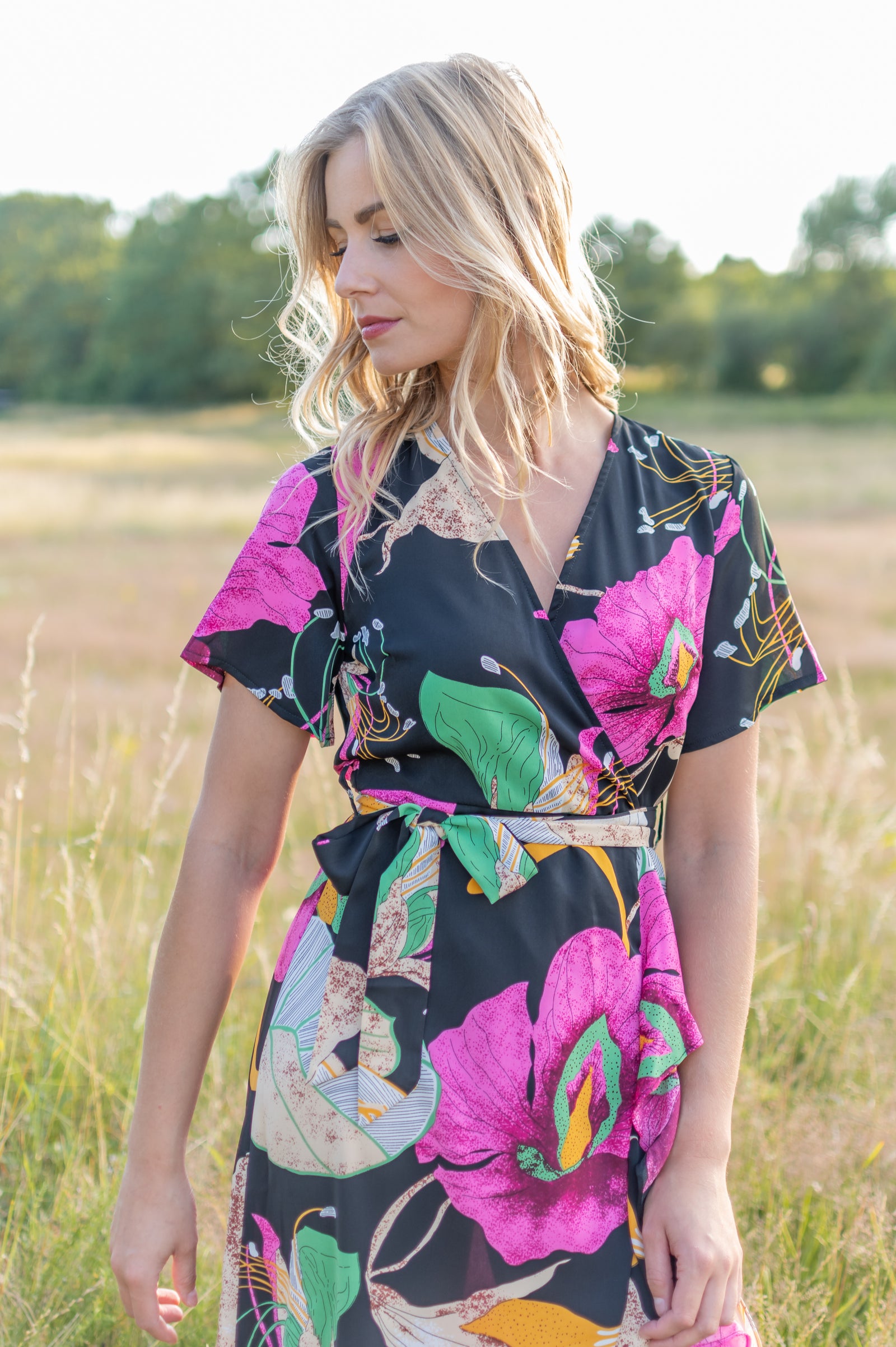 Verano Dress - Black & Hot Pink (alleen online te koop, niet in de winkel)