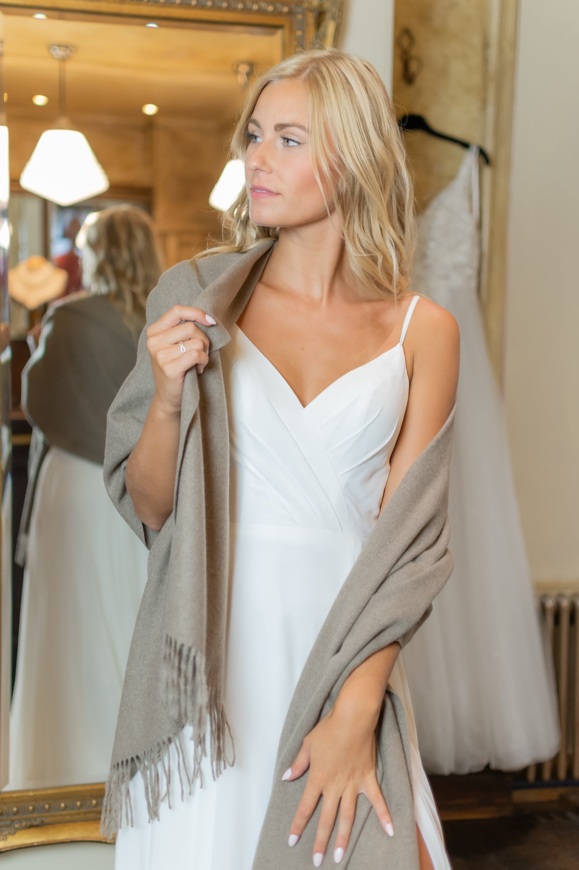Wrap Around Sjaal - Taupe