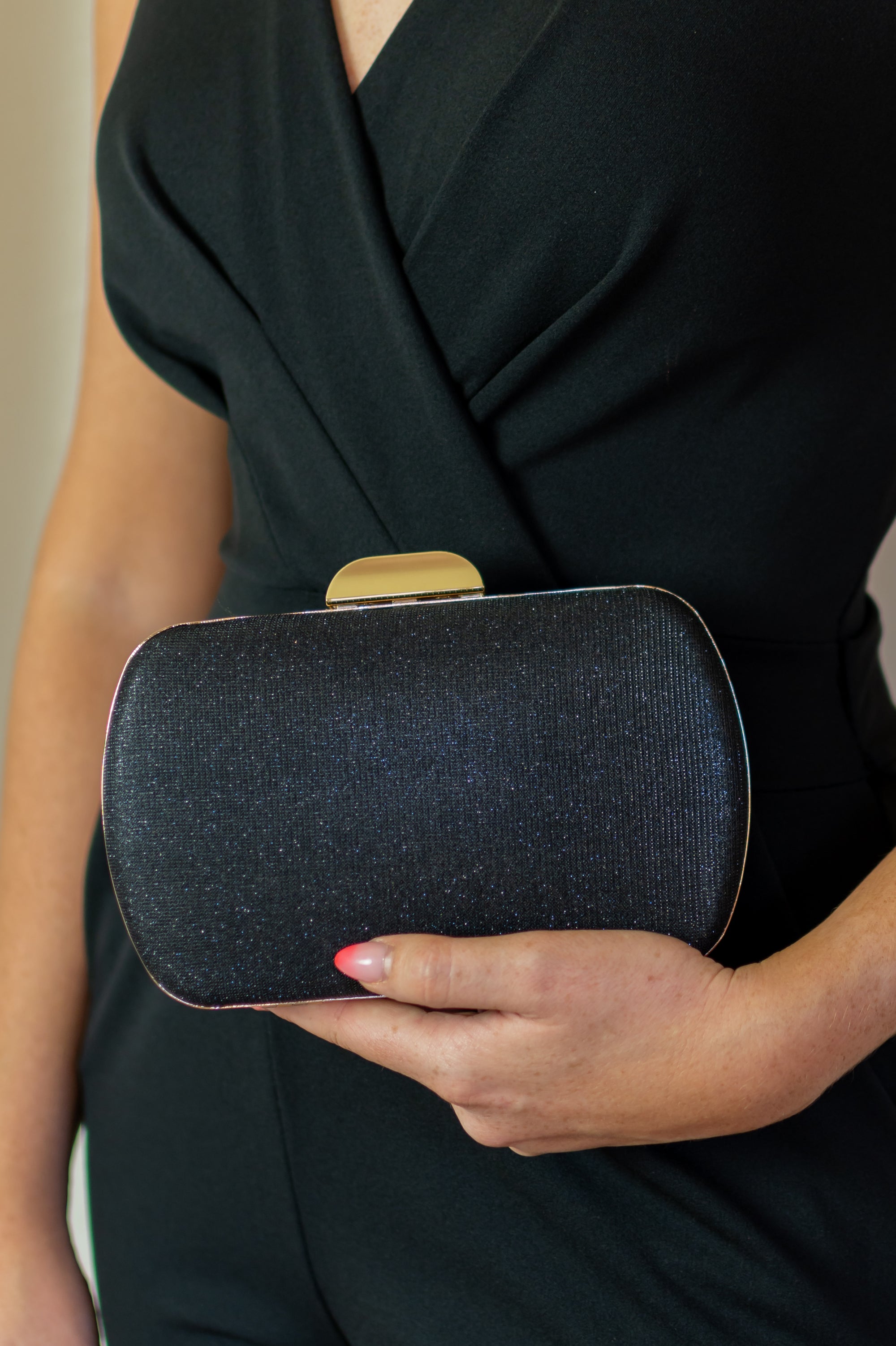 Rounded Clutch - Black (alleen online te koop, niet in de winkel)
